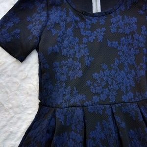 Lularoe vintage Amelia Black with blue floral lrg